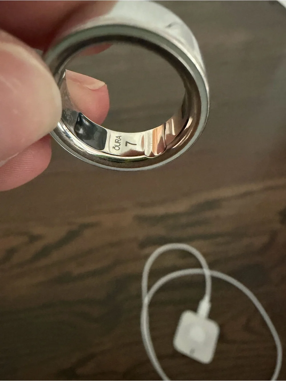 Oura Ring Gen 4 size 7 with USB-C Cable and charger